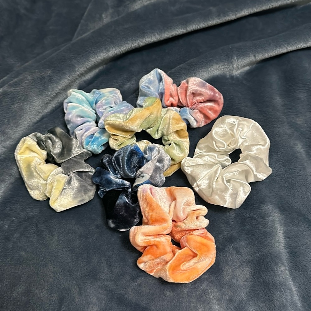Tie-dyed scrunchies